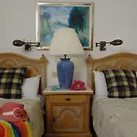 Ona Beverly Hills Aparthotel 4*
